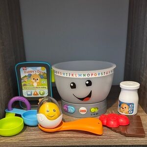 Fisher-Price Smiling Bowl Learning Set